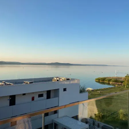 Apartment At The And View *