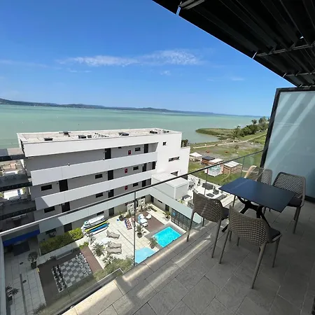 Apartment At The Lake And View